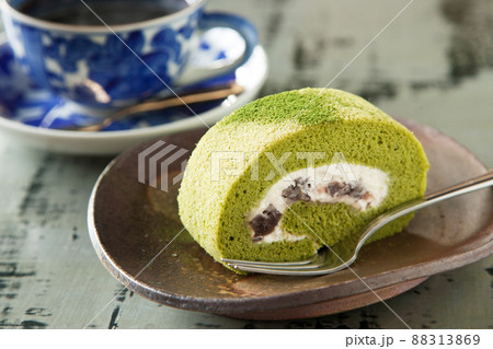 和風のロールケーキ 和風のロールケーキ 88313869