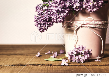 Beautiful bouquet of lilacs Beautiful bouquet of lilacs 88314986