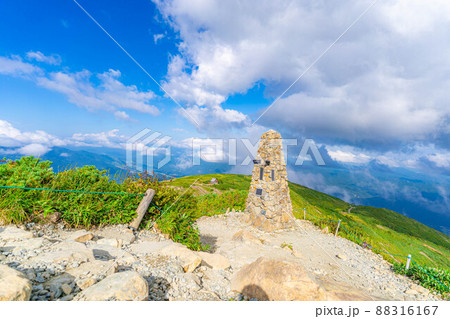 唐松岳の登山風景 ケルン【長野県】 唐松岳の登山風景 ケルン【長野県】 88316167