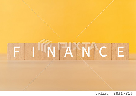 ファイナンスのイメージ｜「FINANCE」と書かれた積み木 88317819