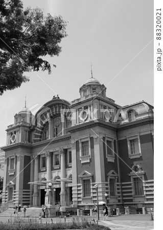 大阪市中央公会堂(大阪・中之島)　モノクロ写真 88320021