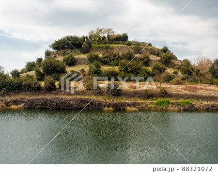 山の辺の道 西山塚古墳 山の辺の道 西山塚古墳 88321072
