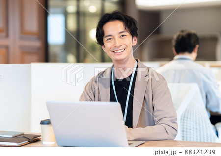 ビジネス　オフィス　エンジニア　撮影協力：WEEK芝大門（サンフロンティア不動産） 88321239