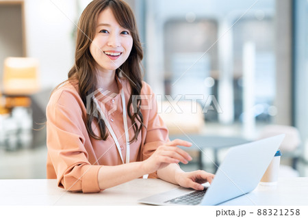 ビジネス　オフィス　エンジニア　撮影協力：WEEK芝大門（サンフロンティア不動産） 88321258