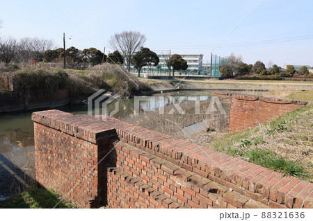 埼玉県上尾市瓦葺の見沼代用水の古い掛け樋跡 埼玉県上尾市瓦葺の見沼代用水の古い掛け樋跡 88321636