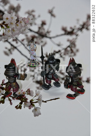 桜と観音様と鎧武者 88322632
