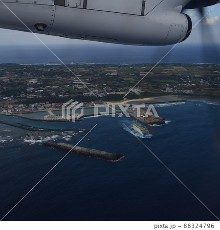 沖永良部島、和泊港、空撮 沖永良部島、和泊港、空撮 88324796