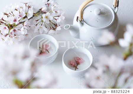 桜茶の写真素材 [88325224] - PIXTA