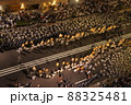 夜の鳥越まつり　提灯の列 88325481