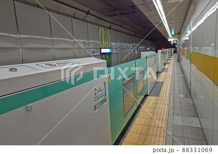 東京臨海高速鉄道  りんかい線   品川シーサイド駅  令和4年3月 88331069