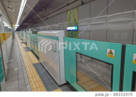 東京臨海高速鉄道  りんかい線   品川シーサイド駅  令和4年3月 88331070