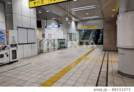 東京臨海高速鉄道  りんかい線   品川シーサイド駅  令和4年3月 88331073