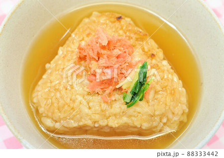 鮭の焼きおにぎり茶漬け 88333442