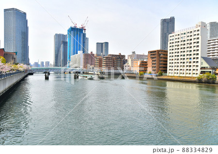 晴月橋/朝潮運河よりトリトンブリッジ周辺を望む(東京都中央区)【2022.4】 晴月橋/朝潮運河よりトリトンブリッジ周辺を望む(東京都中央区)【2022.4】 88334829