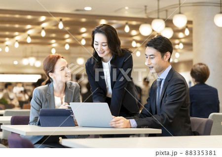 グローバルビジネス ミーティング イメージ グローバルビジネス ミーティング イメージ 88335381