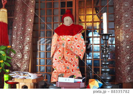 光岳寺の沓踏子安延命地蔵菩薩(伝通院(徳川家康母堂)の菩提所):三重県桑名市長島町 光岳寺の沓踏子安延命地蔵菩薩(伝通院(徳川家康母堂)の菩提所):三重県桑名市長島町 88335782