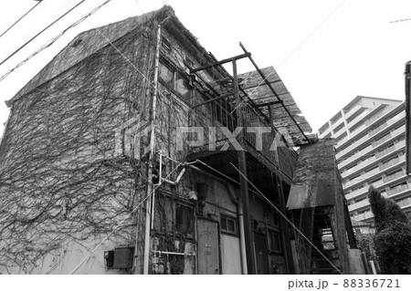 老朽化したアパート 老朽化したアパート 88336721