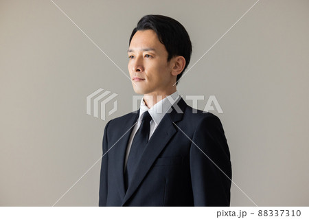 葬儀場スタッフイメージ　 88337310