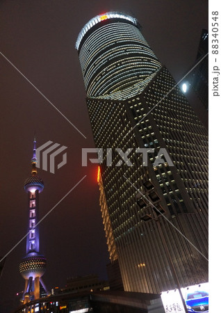 上海 高層ビル 夜景 上海 高層ビル 夜景 88340548
