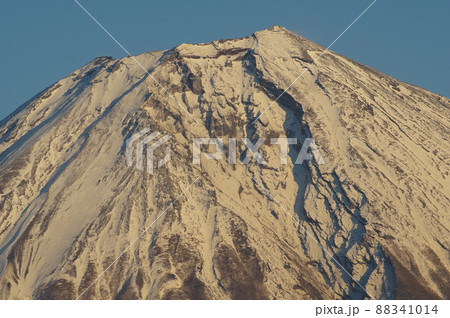 夕方の富士山 富士宮市猪之頭からの眺め 夕方の富士山 富士宮市猪之頭からの眺め 88341014