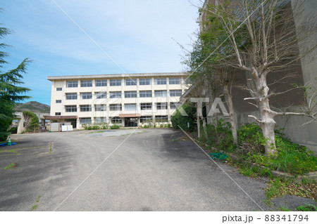 【廃校】岡山県立江見商業高等学校の風景3　岡山県美作市 88341794
