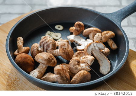 シイタケのガーリック炒め 88342015