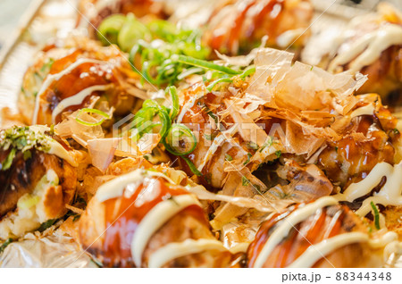 アルミプレートで焼いたタコ焼き アルミプレートで焼いたタコ焼き 88344348