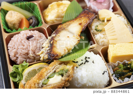 美味しい松花堂弁当 88344861