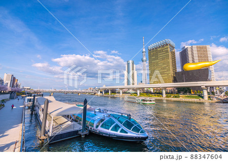 日本の東京都市景観 水上バス「エメラルダス」や道灌(奥)、隅田川などを望む=4月1日 日本の東京都市景観 水上バス「エメラルダス」や道灌(奥)、隅田川などを望む=4月1日 88347604