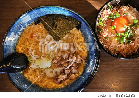 とろりたまごのラーメンとダシ香るTKG（朝ラーメン） 88351335