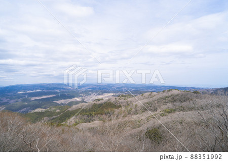 高鈴山の山頂から見た景色（日立アルプス） 88351992