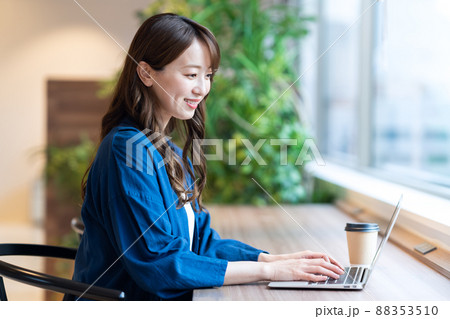 ビジネス　オフィス　エンジニア　撮影協力：WEEK芝大門（サンフロンティア不動産） 88353510