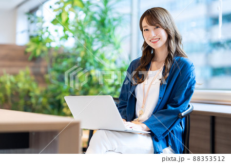 ビジネス　オフィス　エンジニア　撮影協力：WEEK芝大門（サンフロンティア不動産） 88353512