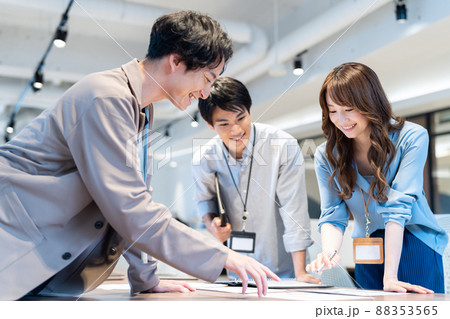 ビジネス　オフィス　エンジニア　撮影協力：WEEK芝大門（サンフロンティア不動産） 88353565