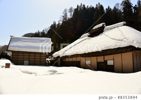 豪雪に覆われた旧中村家住宅 豪雪に覆われた旧中村家住宅 88353894
