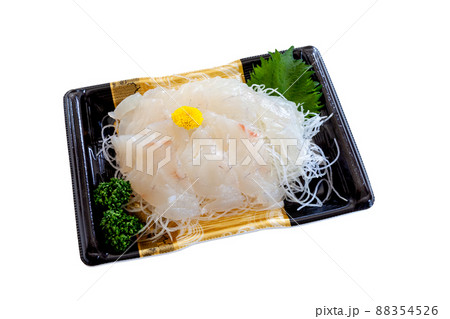 真鯛の刺し身プラスチック容器入り 88354526