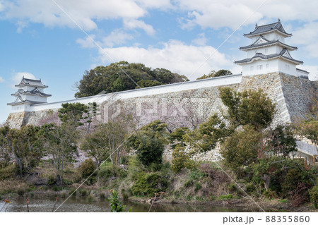 兵庫県明石市・桜が満開の明石城の櫓 88355860