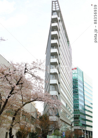 東京都中央区銀座のサクセス銀座ファーストビルとさくら 地上13階 複合ビル 三角地 銀座桜通り 東京都中央区銀座のサクセス銀座ファーストビルとさくら 地上13階 複合ビル 三角地 銀座桜通り 88356939