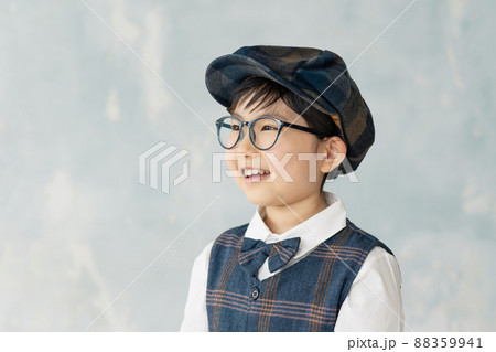 フォーマルスーツを着た少年 フォーマルスーツを着た少年 88359941