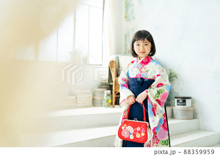 袴を着た女の子 記念写真 ハーフ成人式 七五三 写真館 袴を着た女の子 記念写真 ハーフ成人式 七五三 写真館 88359959