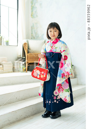 袴を着た女の子 記念写真 ハーフ成人式 七五三 写真館 袴を着た女の子 記念写真 ハーフ成人式 七五三 写真館 88359962