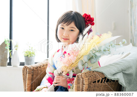 和服を着た女の子　記念写真　ハーフ成人式　七五三　写真館 88360007