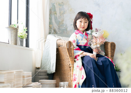 和服を着た女の子　記念写真　ハーフ成人式　七五三　写真館 88360012