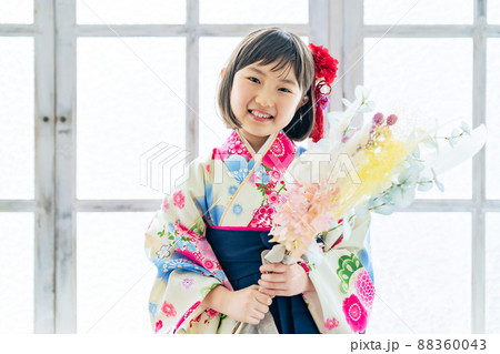 和服を着た女の子 記念写真 ハーフ成人式 七五三 写真館 和服を着た女の子 記念写真 ハーフ成人式 七五三 写真館 88360043