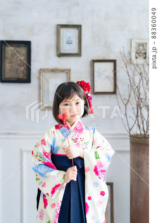 和服を着た女の子　記念写真　ハーフ成人式　七五三　写真館 88360049