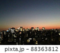 都会の夕暮れ時 88363812