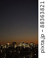 夜の都会の空 88363821