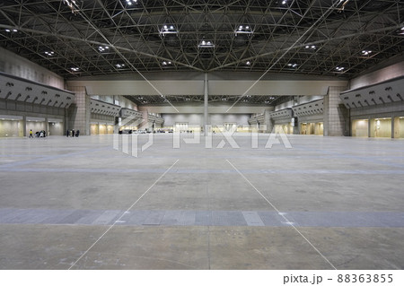 コミックマーケット撤収作業後の人が少ない東京ビッグサイト東ホール コミックマーケット撤収作業後の人が少ない東京ビッグサイト東ホール 88363855