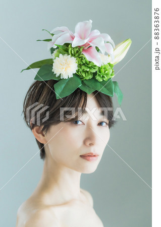 花冠をつけた女性　美容イメージ 88363876