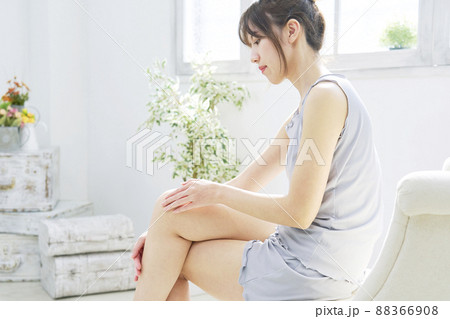 女性　美容　フットケア　リビング 88366908